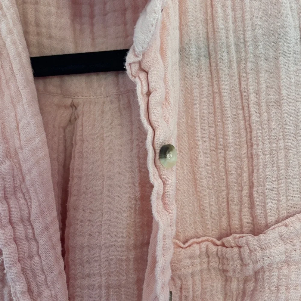 Japna Women's Coral Button-Down Shirt - Picture 4 of 11